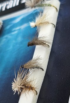 Turrall Caddis / Sedge Die Köcherfliegen-Kollektion FinestFishingFlies