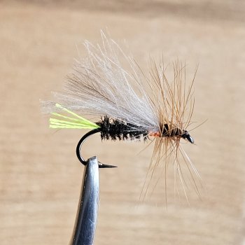 CDC Sedge Deer Hair Chartreuse Tail Köcherfliege in Größe 12