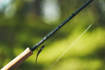 Guideline Embrace TROUT Fly Fishing Outfit #6 9FT Das Fliegenfischer-Set mit den 24 fängigen Gratisfliegen und Nymphen in einer praktischen Fliegenbox.