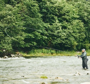 Guideline Embrace DH #8/9 13Ft Fly Fishing Salmon Combo Mit 6 fängigen Gratis-Lachs-Fliegen in einer praktischen Fliegenbox.