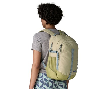 Patagonia Refugio Day Pack 26 Liter in Weathered Stone (WSTO) Der besonders pfiffige Tagesrucksack.