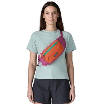 Patagonia Terravia Hip Pack in Faded Magenda (FDMG) Die chicke, vielseitige Gürtel- und Umhänge-Tasche.