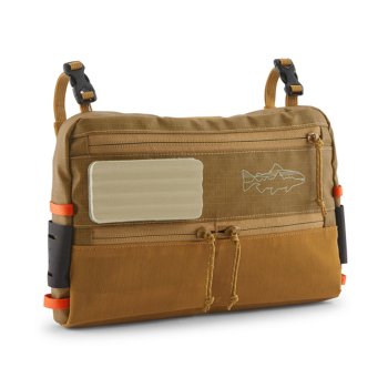 Optimal zur Befestigung an Gürtel, Wathose oder Backpack vorn bzw. hinten.