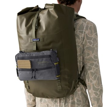 Patagonia Stealth Switch Pack 3L in Forge Grey w/P6 Blue (FRGZ) Optimal zur Befestigung an Gürtel, Wathose oder Backpack vorn bzw. hinten.