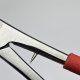 Scissor Clamp STR Red Die praktische Zangen-Schere mit Reinigungsdorn.