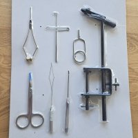 Bindestock mit Werkzeug-Set Nr.770B Tool Kit Card Das Starter-Set zum Fliegenbinden! Begrenztes Sonderangebot - Schnell zuschnappen & sparen!